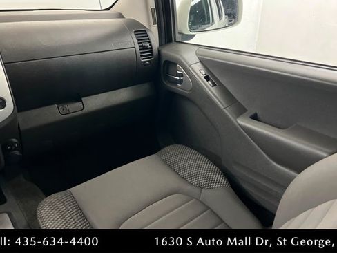 Used 2018 Nissan Frontier PRO-4X AWD/4WD image 10