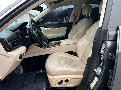 Used 2018 Maserati Levante GranLusso AWD/4WD image 10