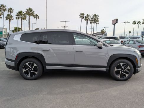 New 2026 Hyundai Ioniq 9 SE image 5