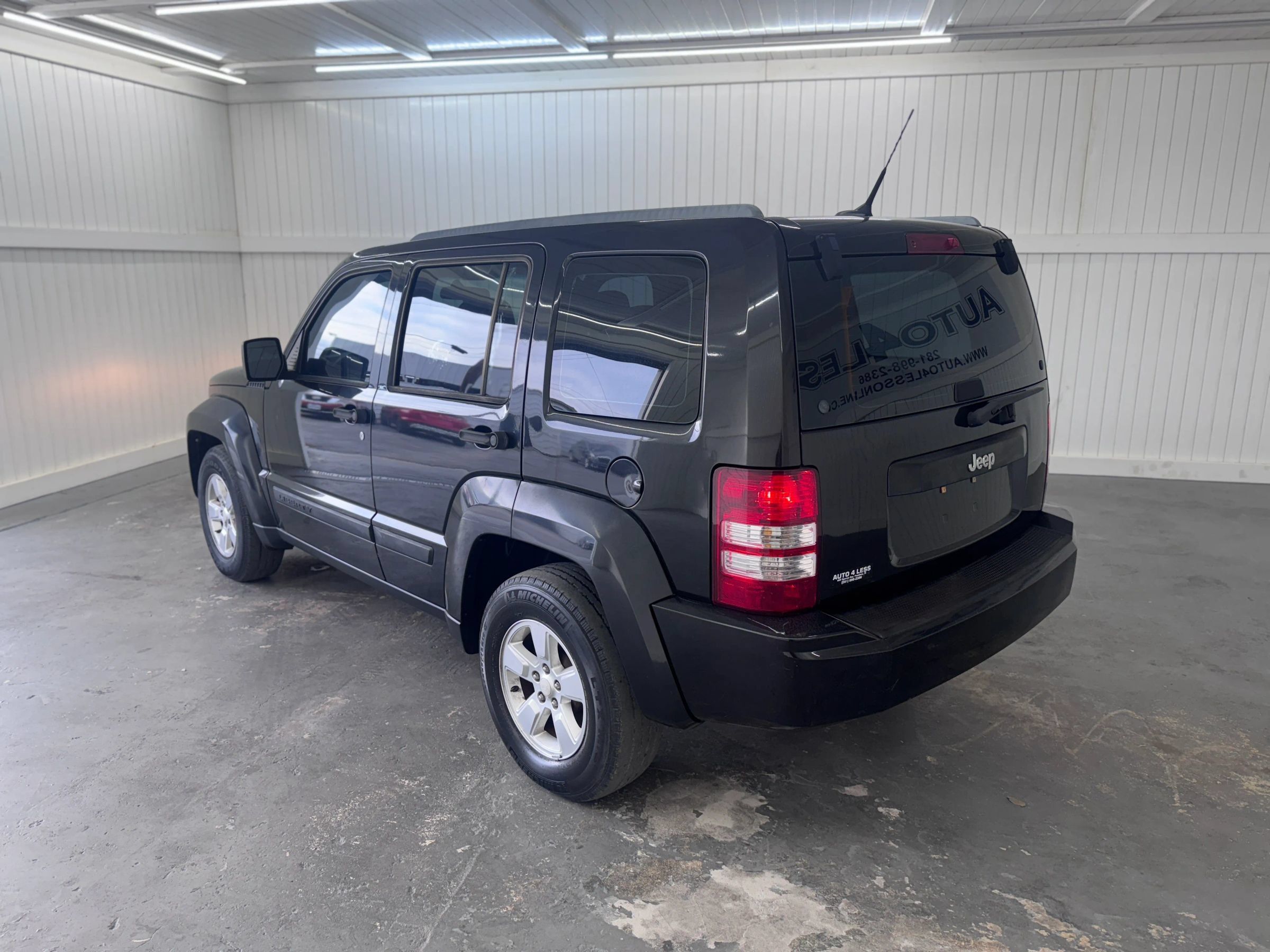 Used 2011 Jeep Liberty Sport RWD image 7