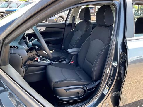 Used 2024 Kia Forte LXS image 8