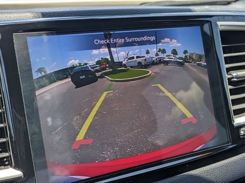 Used 2025 Chrysler Voyager LX FWD image 32