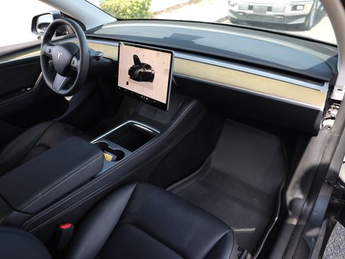 Used 2023 Tesla Model Y Long Range AWD/4WD image 20