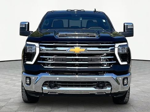 Used 2025 Chevrolet Silverado 3500 LTZ w/ LTZ Plus Package AWD/4WD image 2