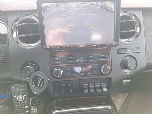 Used 2011 Ford F250 King Ranch w/ King Ranch w/Chrome Pkg image 17