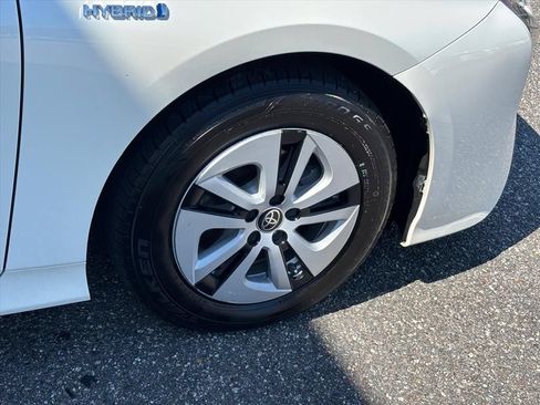 Used 2017 Toyota Prius Four FWD image 28