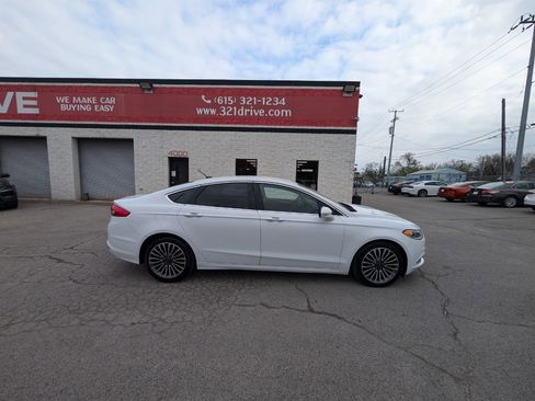 Used 2018 Ford Fusion SE w/ Fusion SE Technology Package FWD image 5