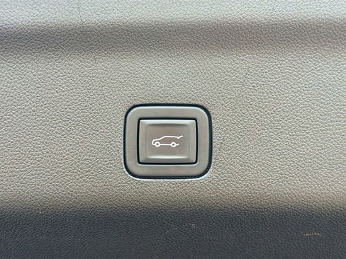 Used 2024 GMC Yukon Denali AWD/4WD image 14