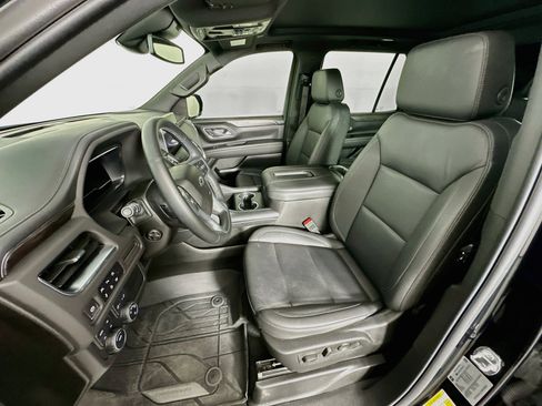Used 2024 Chevrolet Tahoe Z71 w/ Luxury Package AWD/4WD image 13