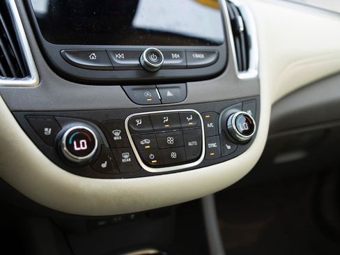 Used 2023 Chevrolet Malibu LT FWD image 9