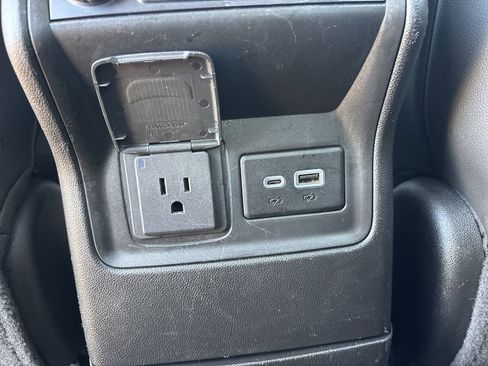 Used 2023 GMC Acadia SLT AWD/4WD image 28