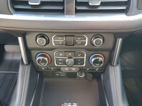 Used 2021 Chevrolet Tahoe Z71 w/ Luxury Package image 35