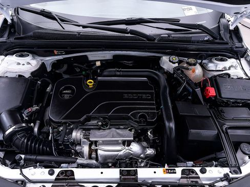 Used 2024 Chevrolet Malibu LS FWD image 2