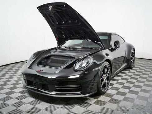 Used 2025 Porsche 911 Carrera RWD image 27
