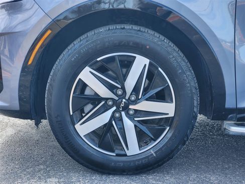 Certified 2022 Kia Sorento S image 9