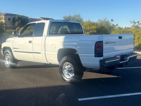 Used 2001 Dodge Ram 2500 Truck image 3