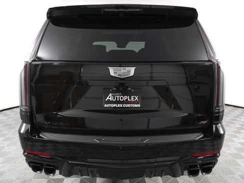 Used 2026 Cadillac Escalade V w/ LPO, ONYX Package AWD/4WD image 6