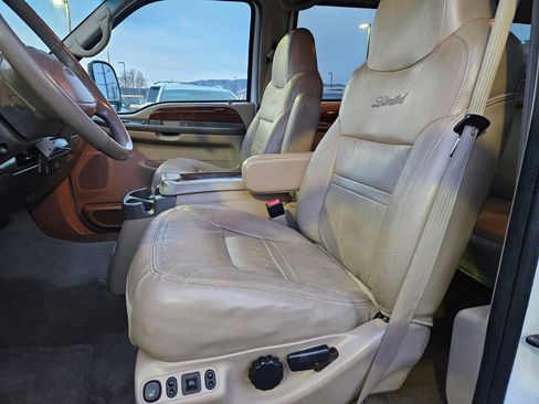 Used 2001 Ford Excursion Limited image 17