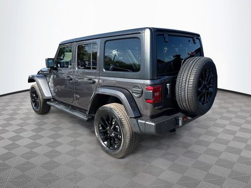 Used 2021 Jeep Wrangler Unlimited Sahara w/ Cold Weather Group AWD/4WD image 8