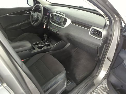 Used 2016 Kia Sorento LX image 34
