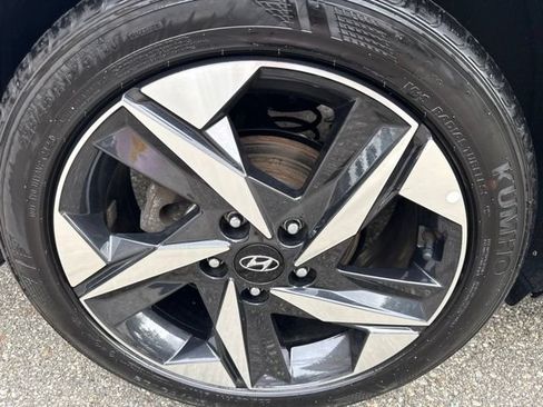 Used 2023 Hyundai Elantra SEL w/ Convenience Package FWD image 7