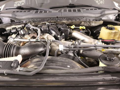 Used 2017 Ford F250 Lariat w/ Chrome Package image 19