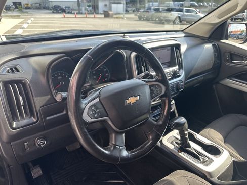 Used 2017 Chevrolet Colorado LT w/ LT Convenience Package RWD image 19