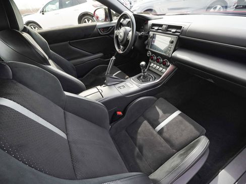 Used 2024 Toyota GR86 Premium image 36