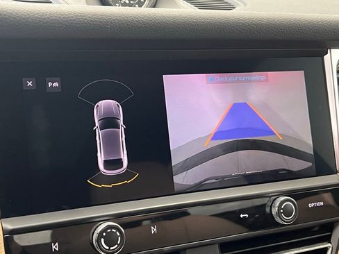 Certified 2022 Porsche Macan image 15