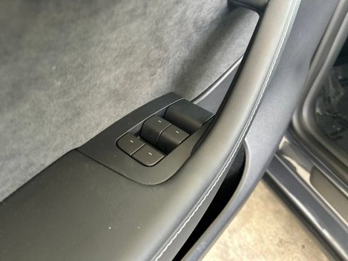 Used 2023 Tesla Model Y Long Range AWD/4WD image 44