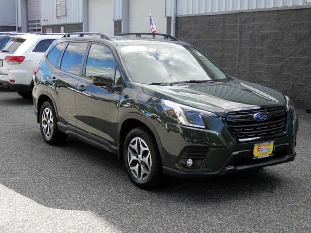 Used 2023 Subaru Forester Premium AWD/4WD image 2
