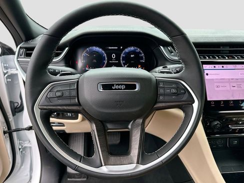 New 2025 Jeep Grand Cherokee L Limited w/ Luxury Tech Group II image 11