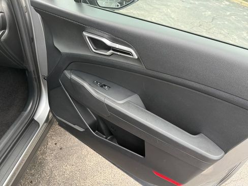 Used 2025 Kia Sportage LX FWD image 21