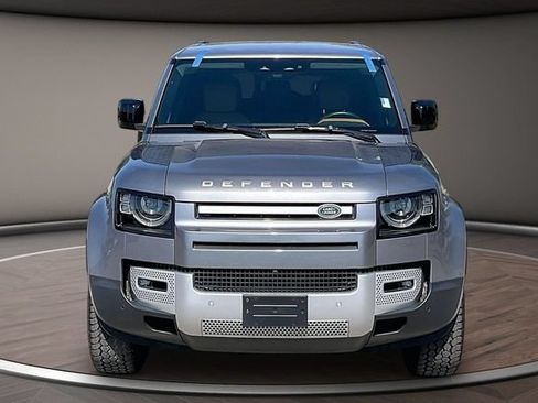 Used 2023 Land Rover Defender 110 SE AWD/4WD image 3