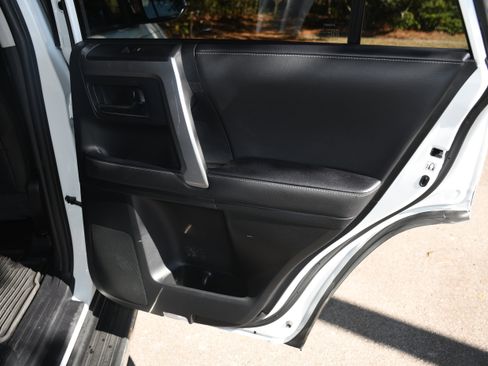 Certified 2024 Toyota 4Runner SR5 Premium image 20