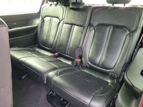Used 2023 Jeep Wagoneer L Series III w/ Preferred Equipment Group AWD/4WD image 16