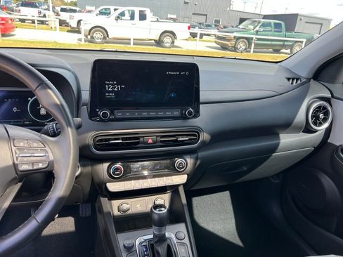 Used 2023 Hyundai Kona Limited image 19