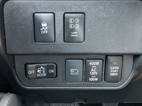 Used 2020 Toyota Tacoma TRD Off-Road image 19