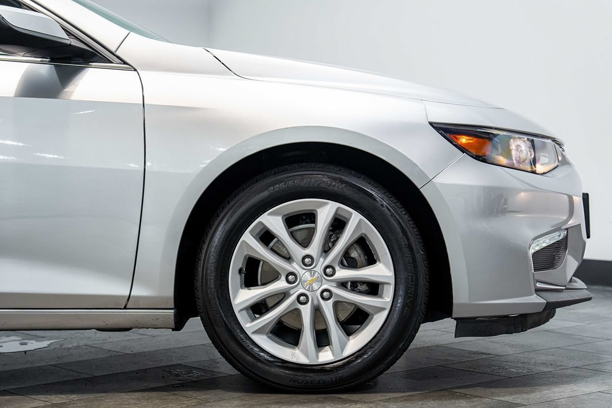 Used 2018 Chevrolet Malibu LT FWD image 9