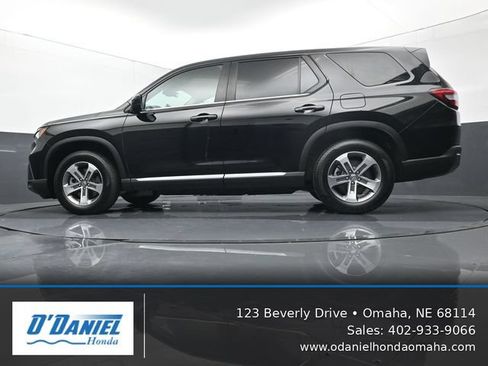 Used 2025 Honda Pilot EX-L image 10