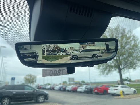 New 2025 Chevrolet Suburban Premier image 39