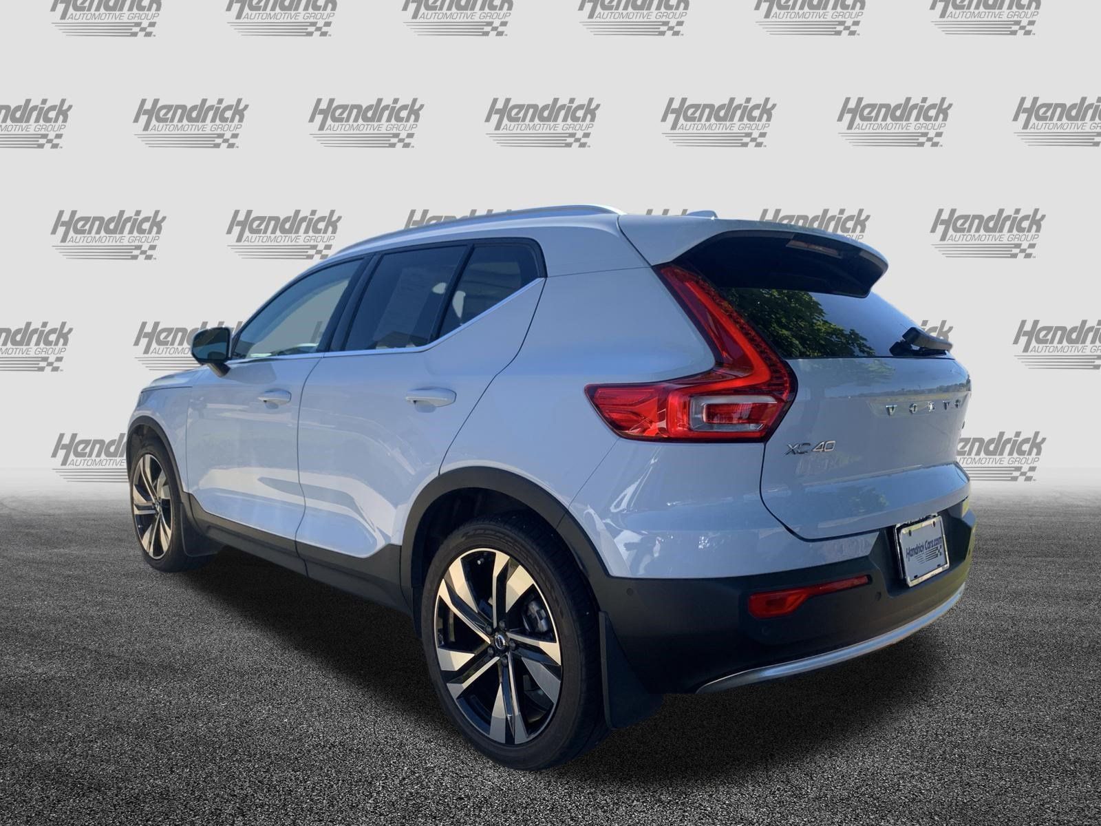 Used 2024 Volvo XC40 B5 Plus w/ Protection Package Premier AWD/4WD image 8
