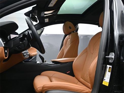 Used 2022 BMW 530i w/ Convenience Package image 11