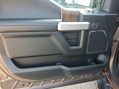 Used 2019 Ford F150 Lariat w/ Equipment Group 501A Mid image 12