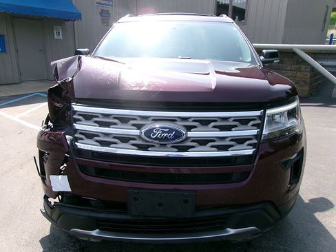 Used 2018 Ford Explorer XLT w/ Equipment Group 201A image 2