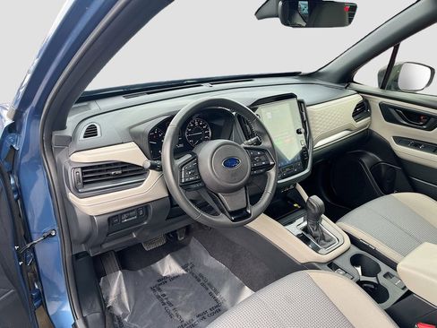 Used 2025 Subaru Forester Premium w/ Convenience Package #1 image 9