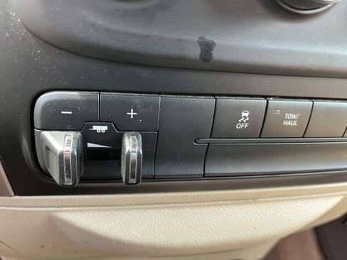 Used 2018 RAM 2500 SLT AWD/4WD image 16