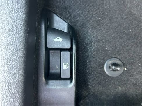 Used 2024 Toyota Corolla LE FWD image 21