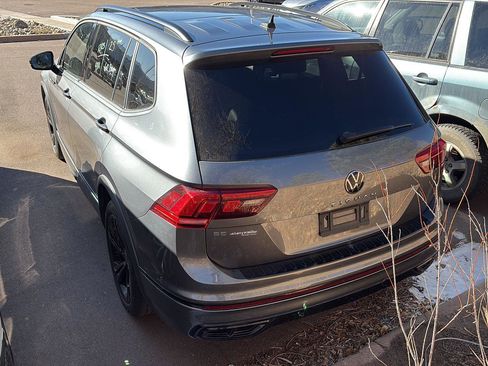 Used 2023 Volkswagen Tiguan SE R-Line image 3