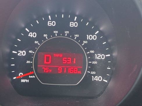 Used 2019 Kia Soul FWD image 12
